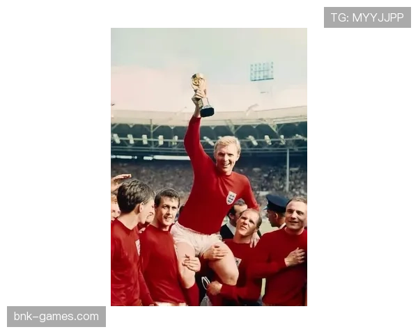 英格兰队积极备战2026世界杯,状态回升剑指重返巅峰 英格兰队积极备战2026世界杯,状态回升剑指重返巅峰