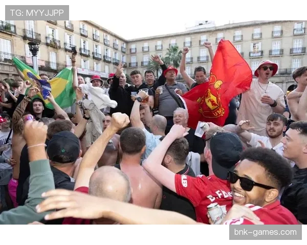 欧联杯小组赛激战正酣,多队争抢晋级名额表现抢眼 欧联杯小组赛激战正酣,多队争抢晋级名额表现抢眼