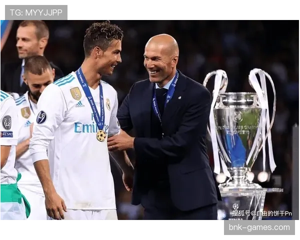 齐达内技术蜕变：从球场大师到战术革新者，全面展现执教新高度